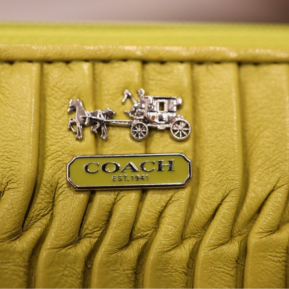 Coach Mustard Wristlet - Picture 2 of 6